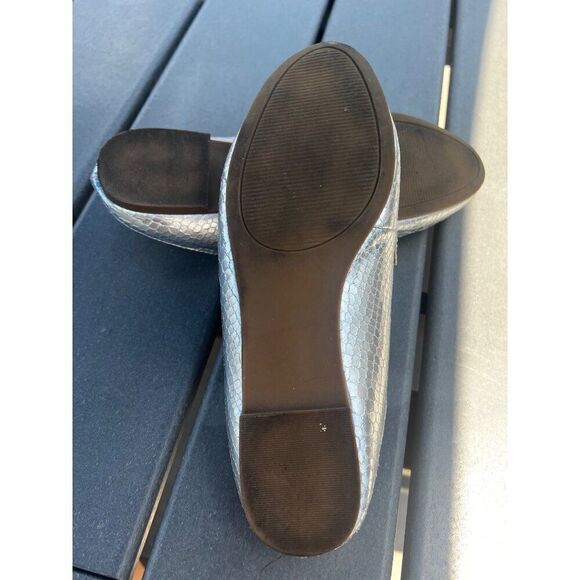 Moxy Women Silver Slip-on Loafer Size 8 - Picture 5 of 6